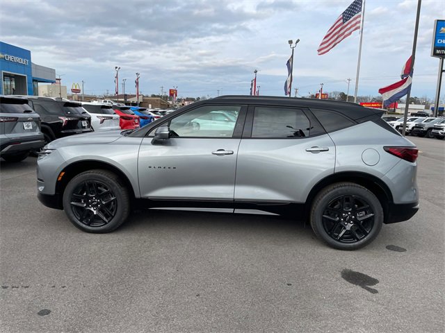 2025 Chevrolet Blazer RS photo 2