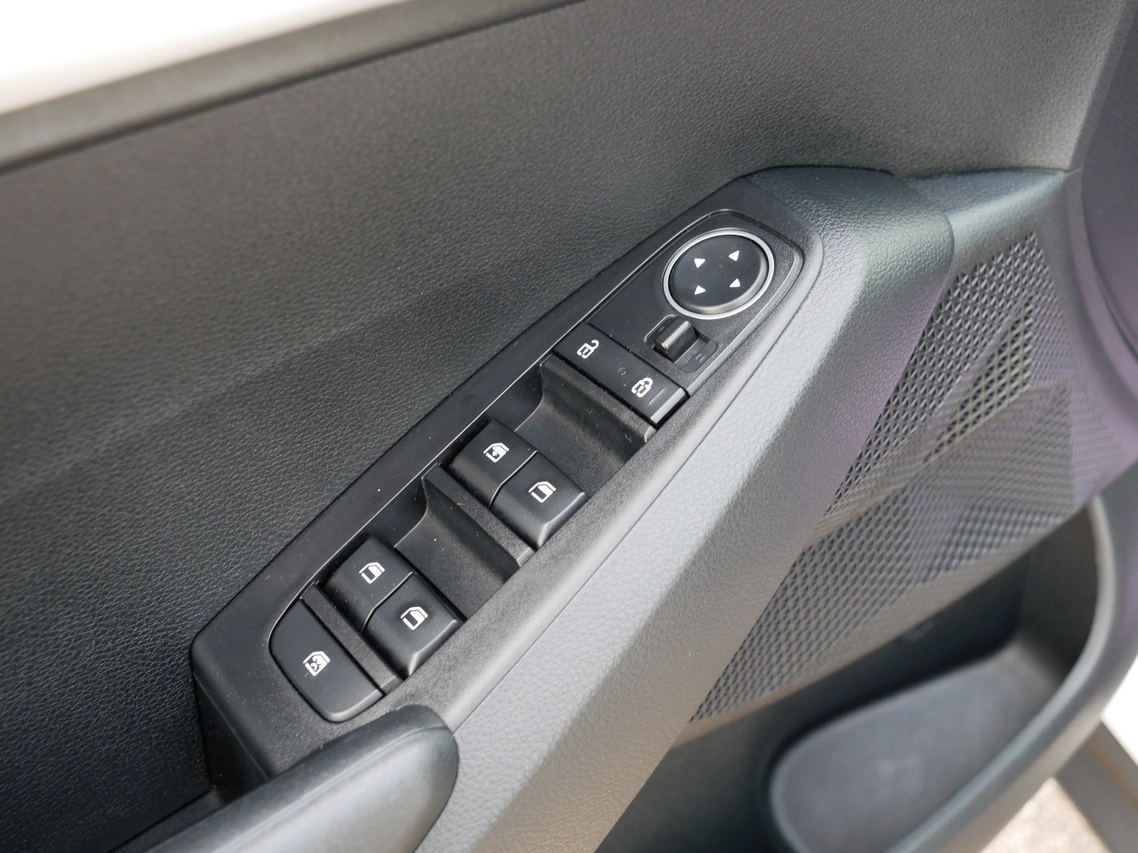 2023 Kia Seltos LX photo 15