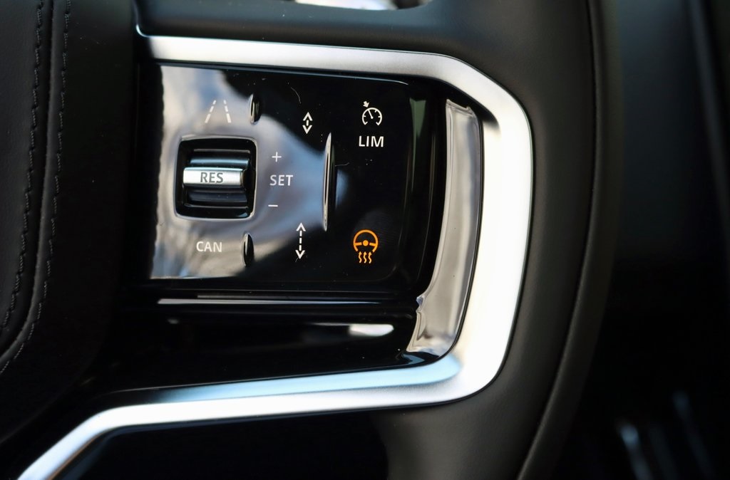 2025 Land Rover Range Rover Sport SE photo 14