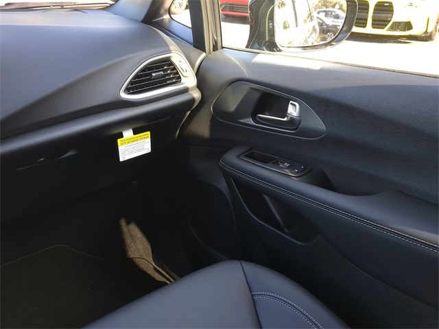 2026 Chrysler Voyager LX photo 18