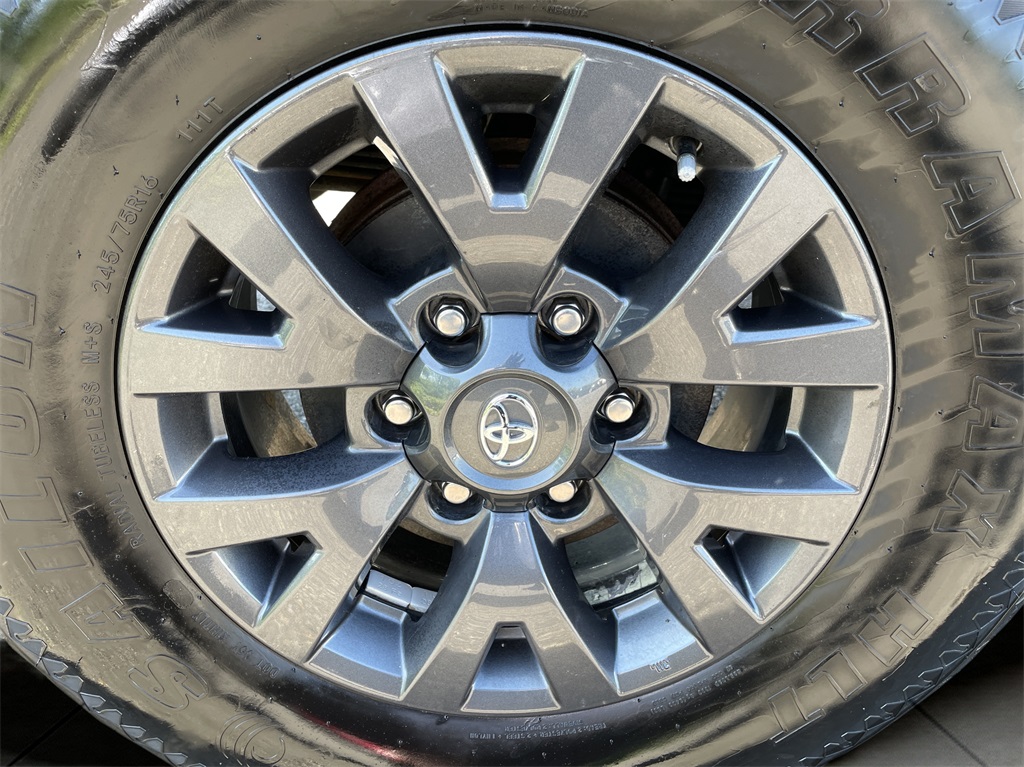 2022 Toyota Tacoma SR5 photo 26