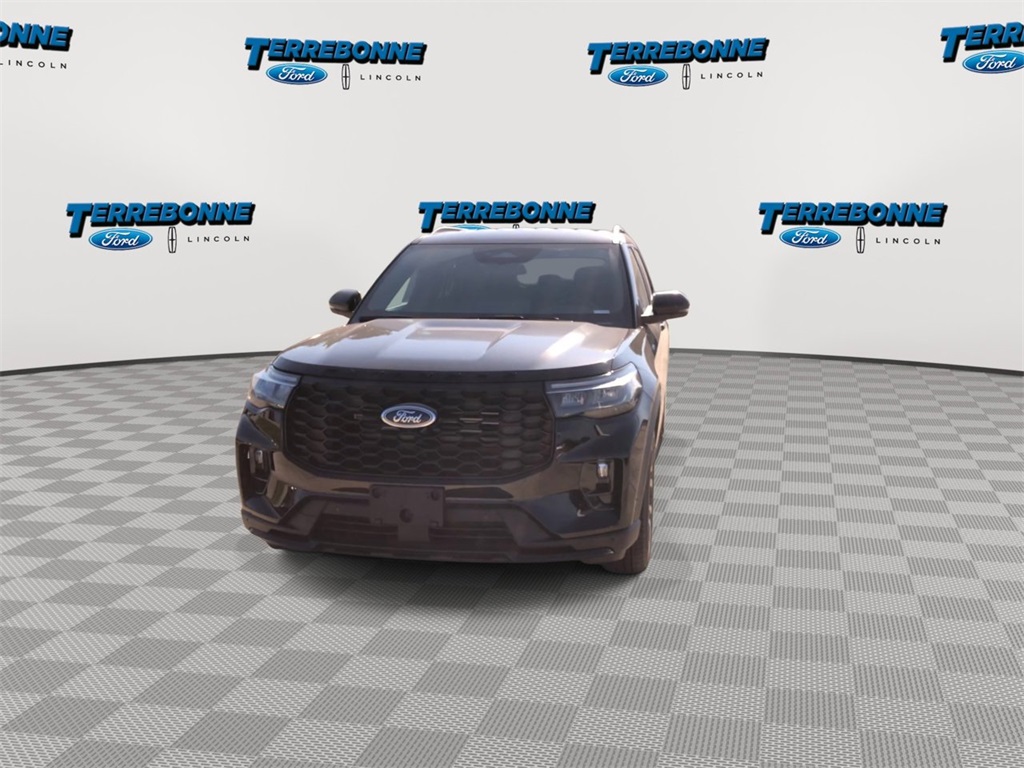2025 Ford Explorer ST-Line photo 3