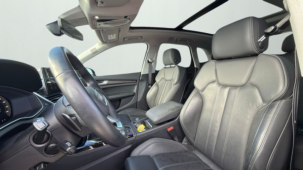 2021 Audi Q5 45 Prestige Premium photo 9