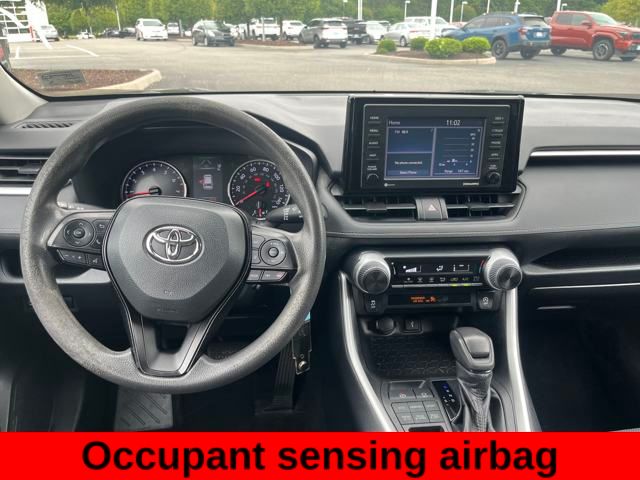 2021 Toyota RAV4 LE photo 16