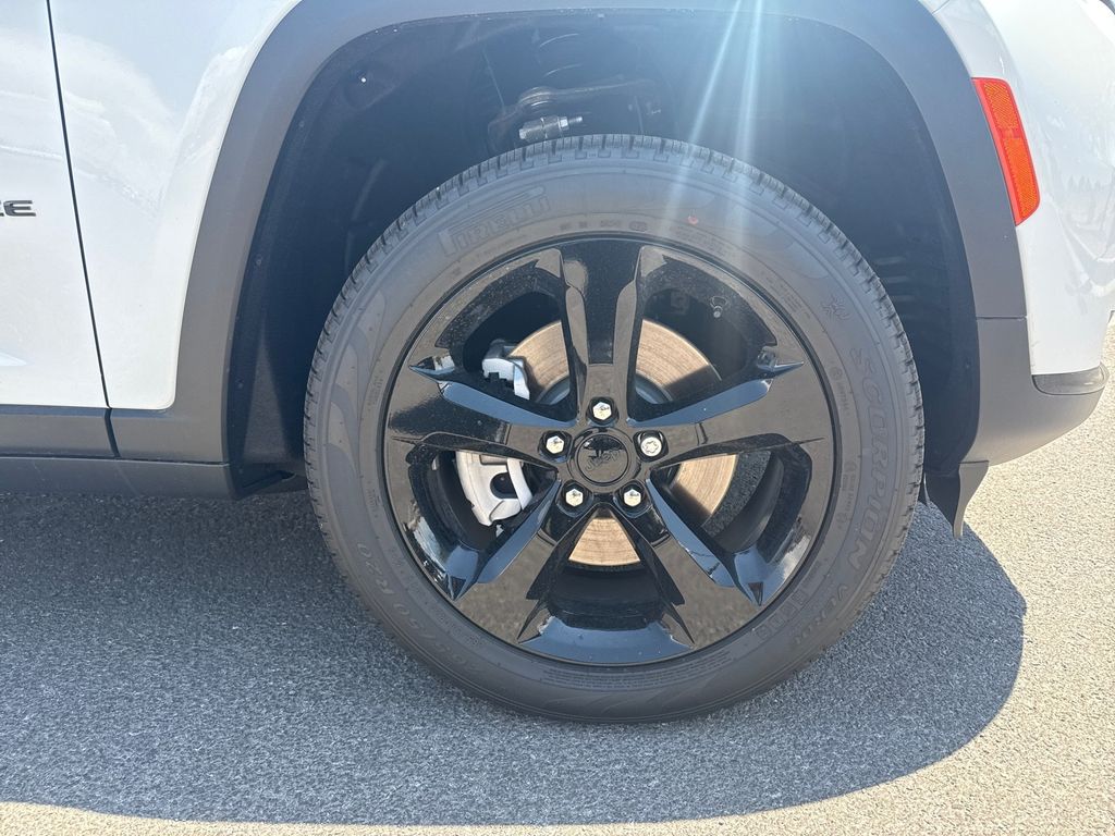 2025 Jeep Grand Cherokee L photo 12