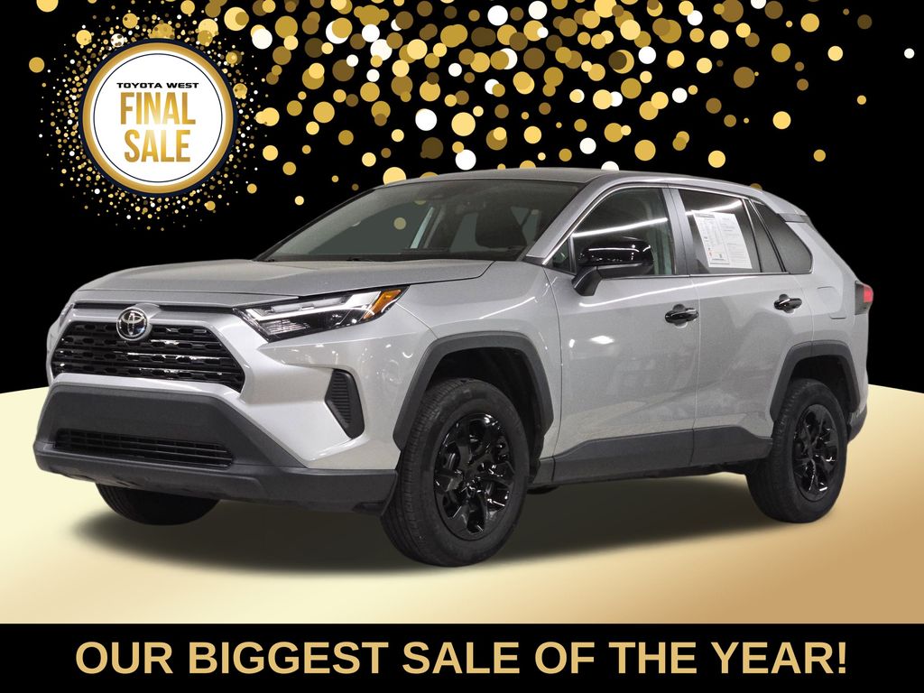 2023 Toyota RAV4 LE's photo