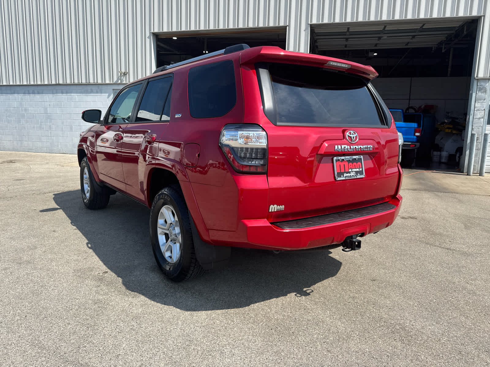 2024 Toyota 4Runner SR5 photo 3