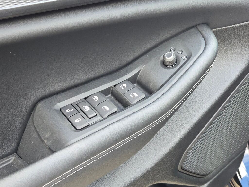 2025 Jeep Grand Cherokee Laredo photo 21
