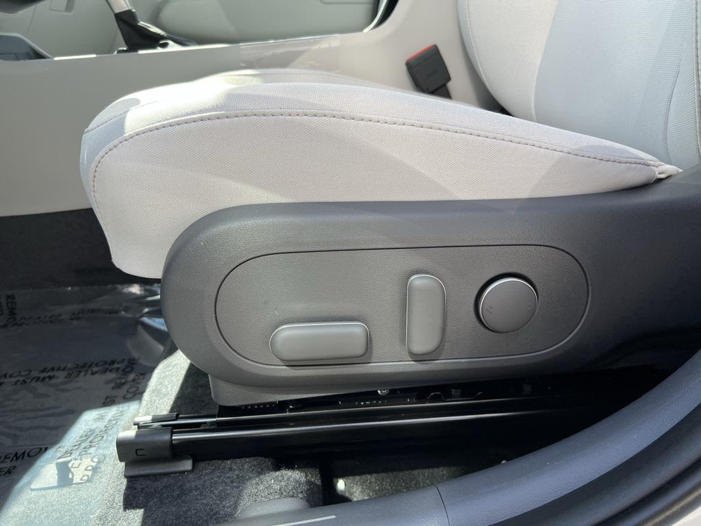2025 Hyundai Kona SEL photo 10