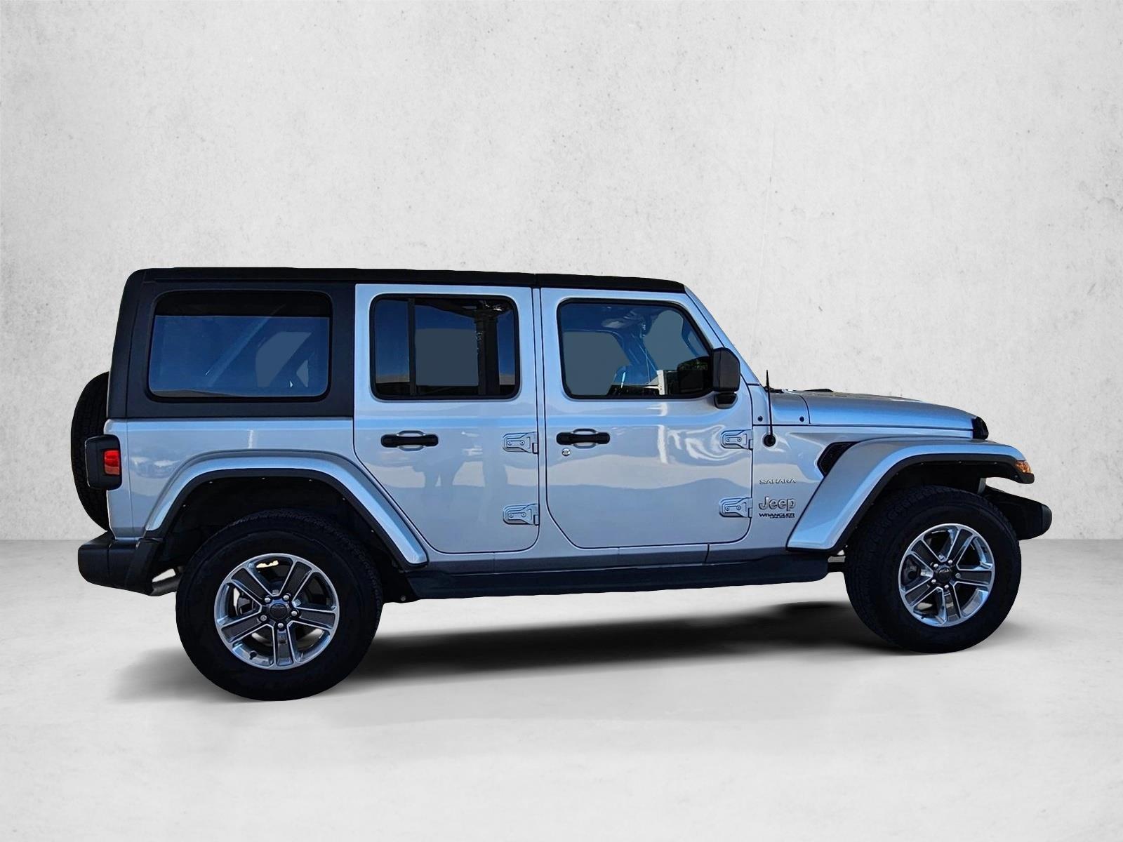 2022 Jeep Wrangler Unlimited Sahara photo 4