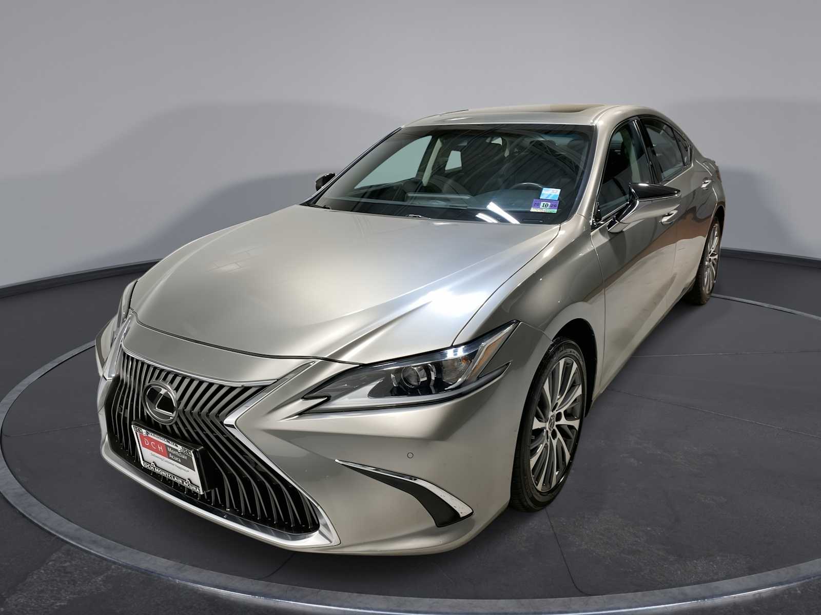 2019 Lexus ES 350's photo
