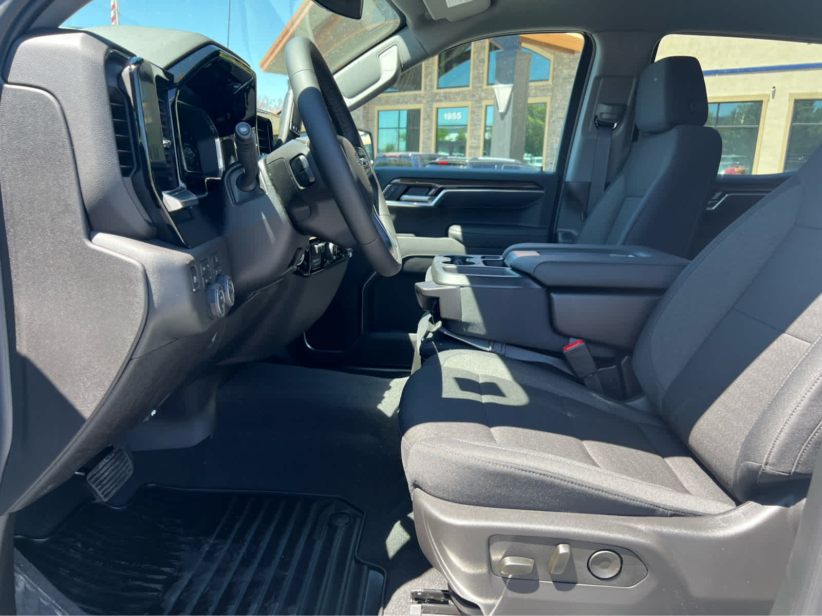 2025 Chevrolet Silverado 1500 RST photo 15