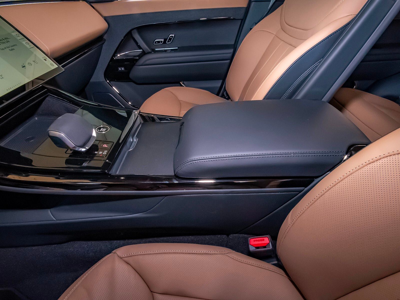 2025 Land Rover Range Rover Sport SE photo 28