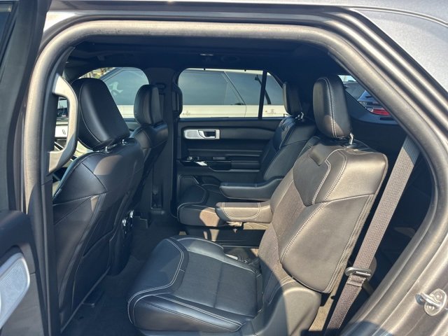 2023 Ford Explorer ST photo 6