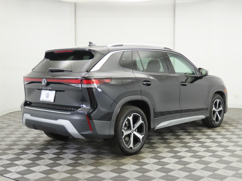 2025 Volkswagen Tiguan SE photo 5