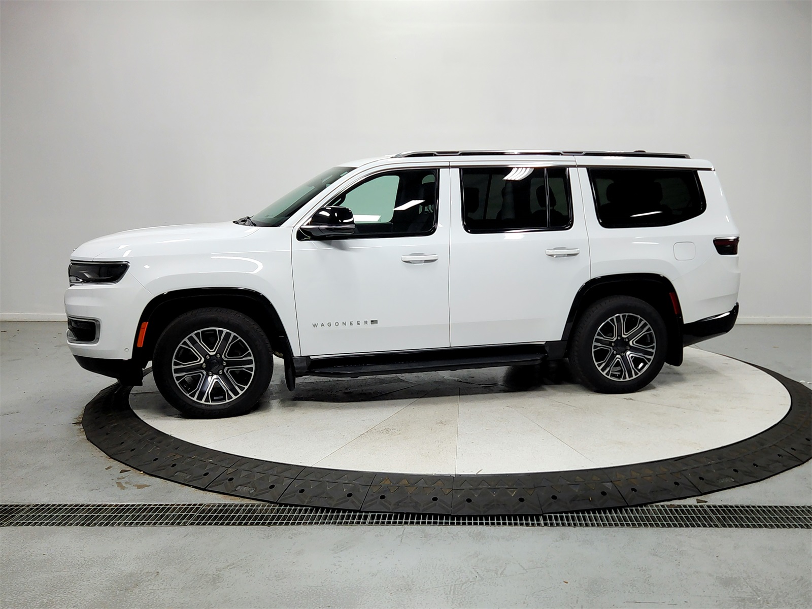 2024 Jeep Wagoneer Series II photo 3