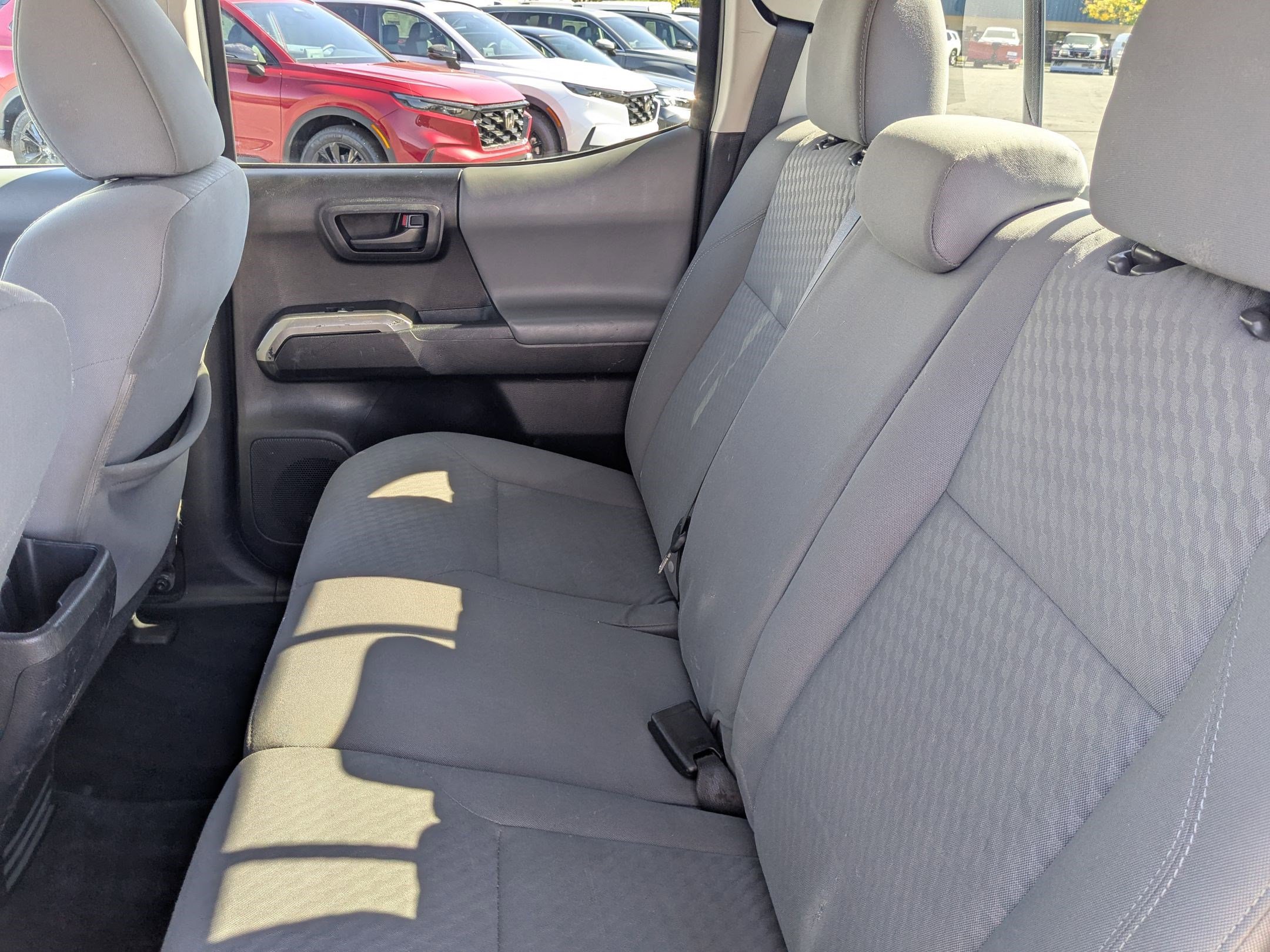 2020 Toyota Tacoma SR5 photo 26