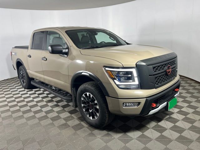 2023 Nissan Titan PRO-4X's photo