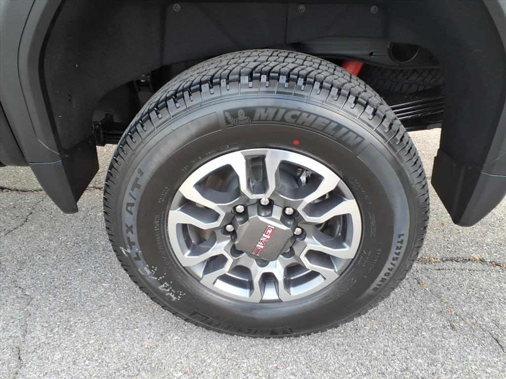 2026 Gmc Sierra 2500 HD SLT photo 4