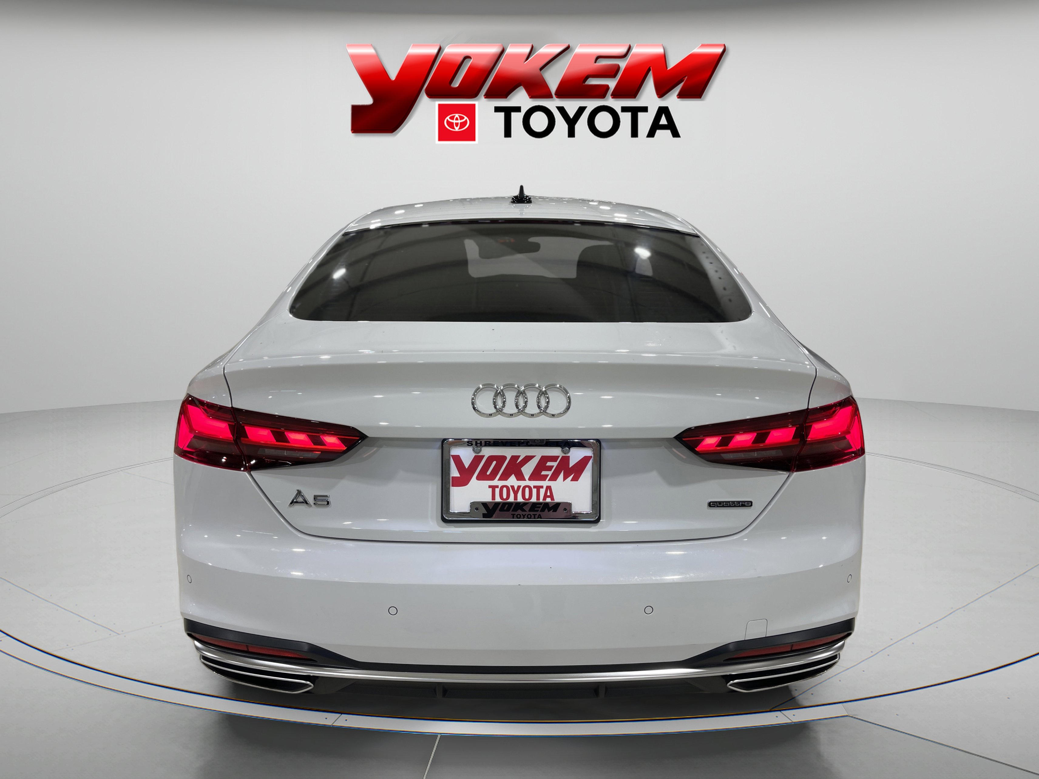 2022 Audi A5 Quattro Premium photo 2