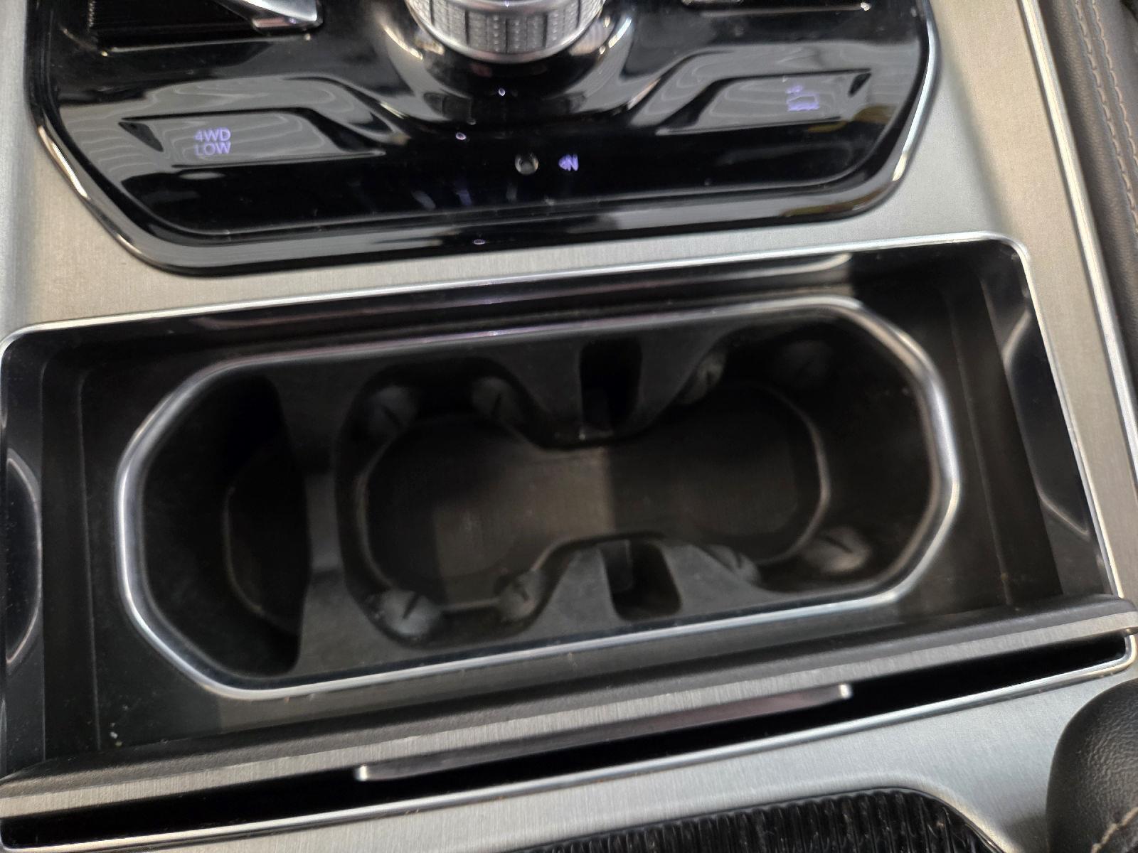 2024 Jeep Wagoneer L Series II Carbide photo 35