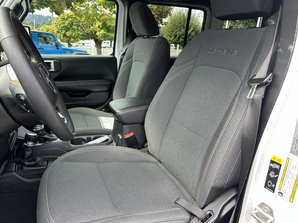 2024 Jeep Wrangler Sahara 4xe photo 19