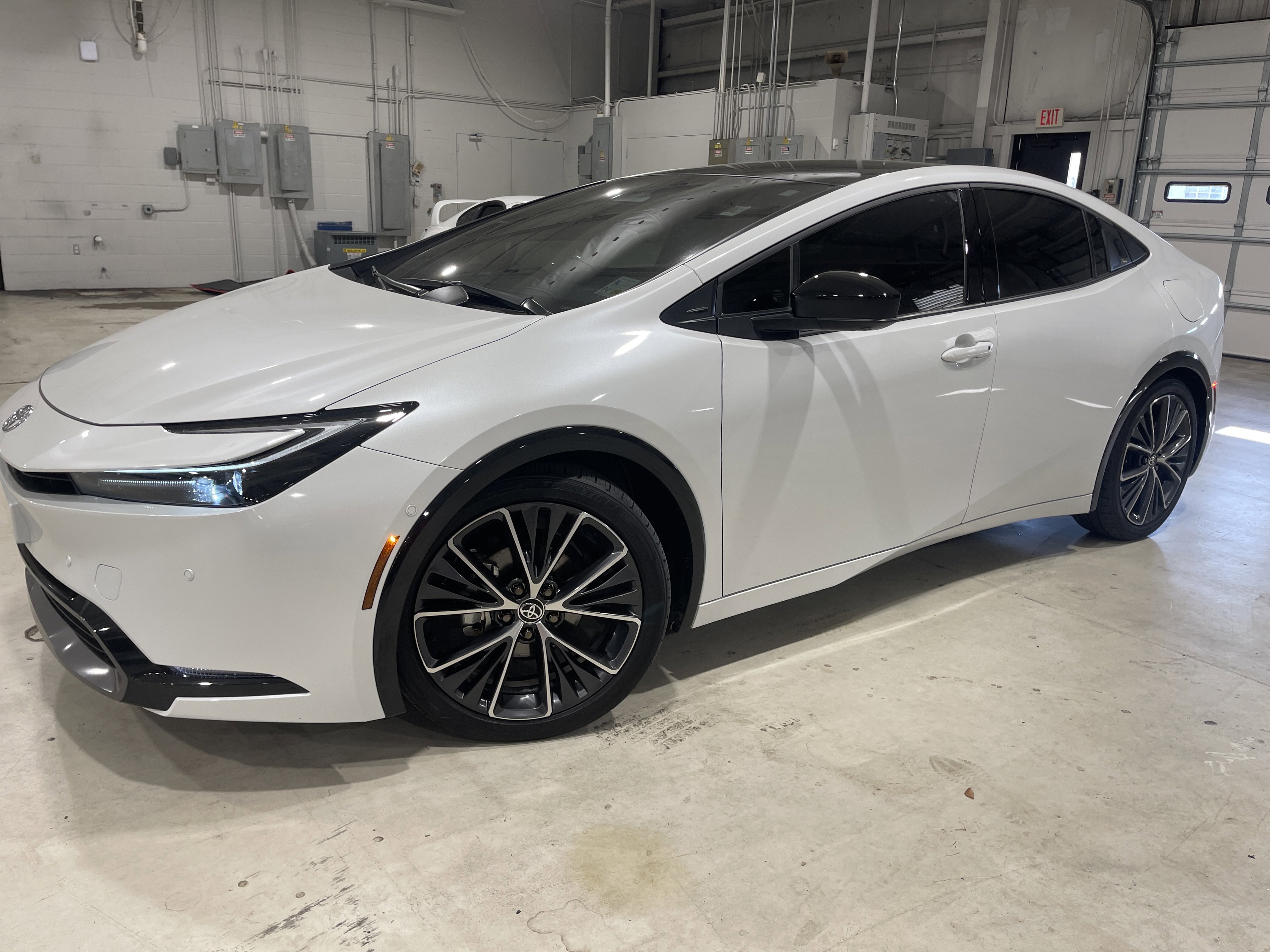 2025 Toyota Prius Limited's photo