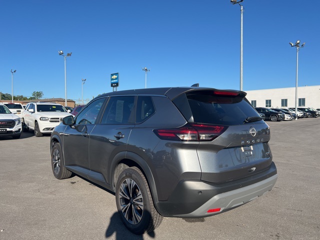 2023 Nissan Rogue SV photo 3