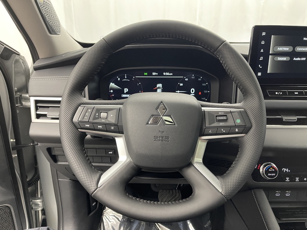 2025 Mitsubishi Outlander SE photo 6