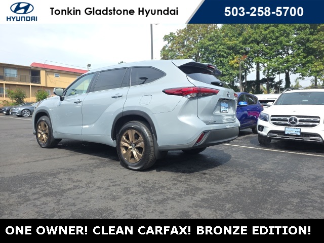 2022 Toyota Highlander Hybrid Bronze Edition photo 5