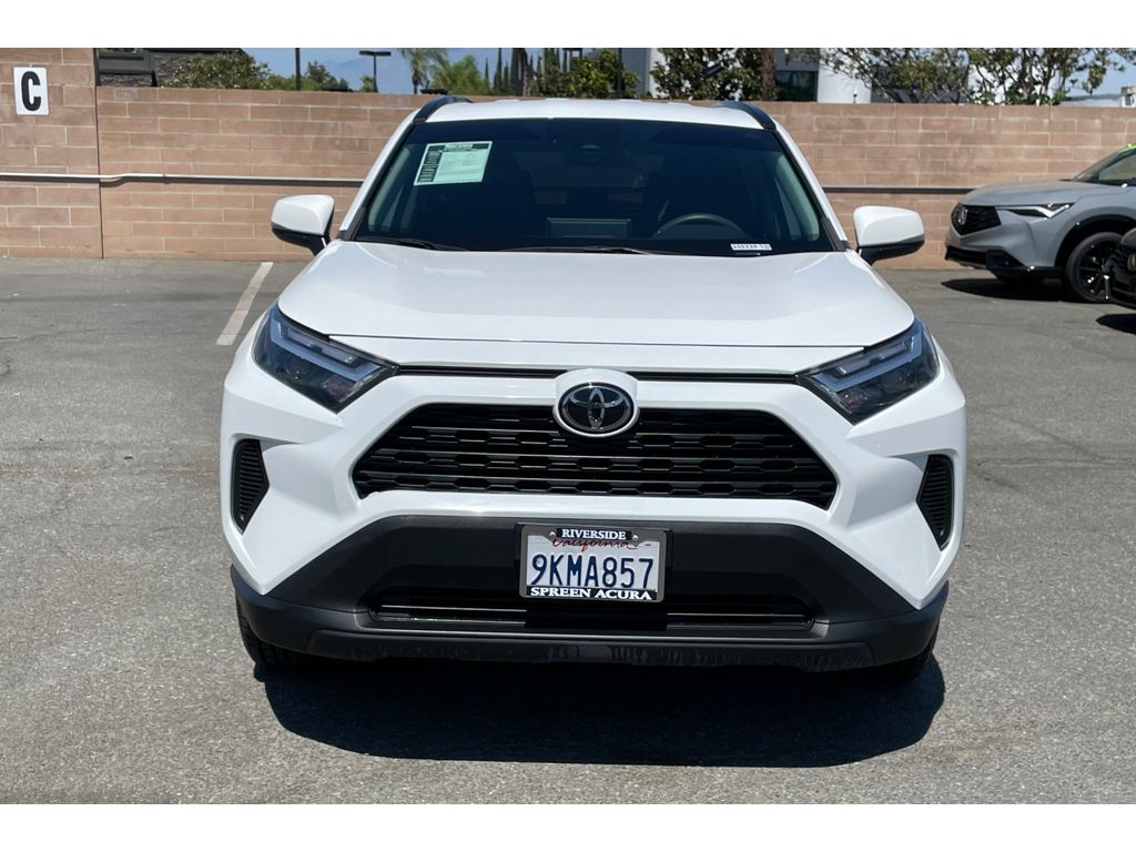 2023 Toyota RAV4 XLE photo 8