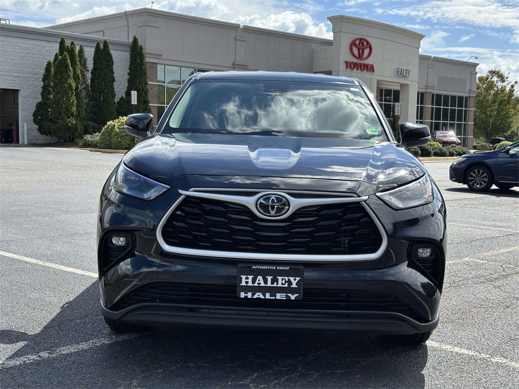 2023 Toyota Highlander LE photo 13
