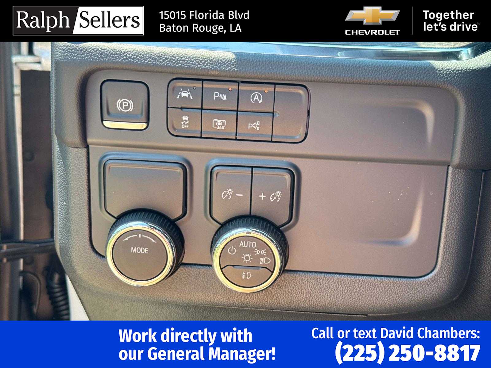2025 Chevrolet Suburban Premier photo 14