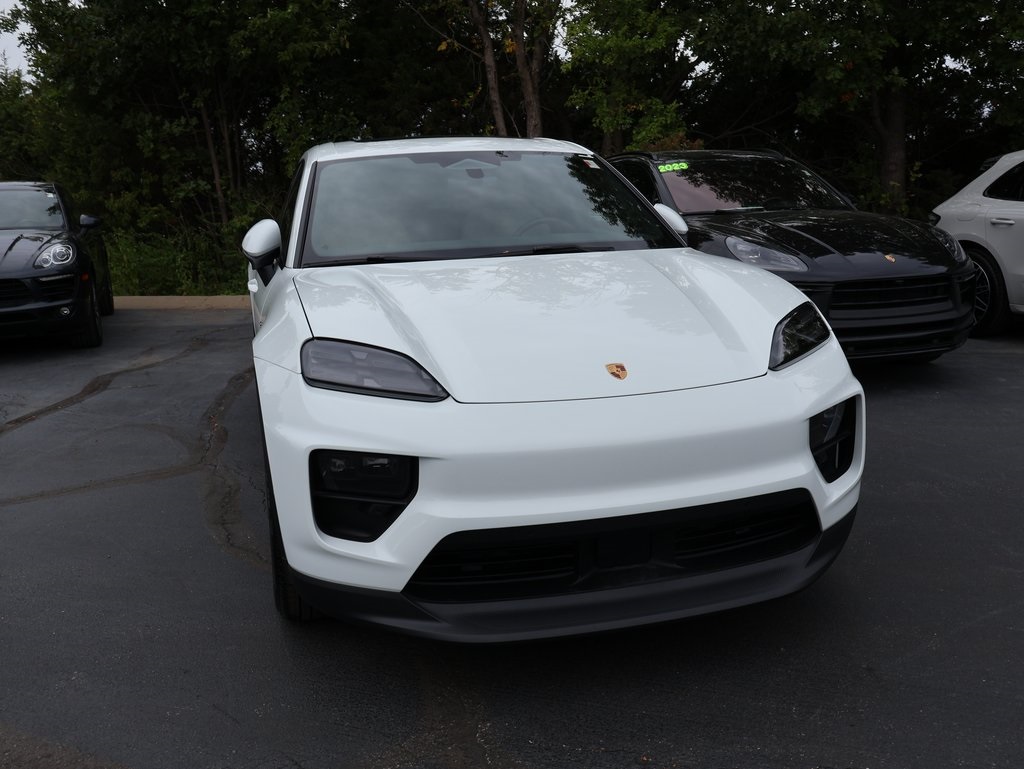 2025 Porsche Macan Electric photo 4