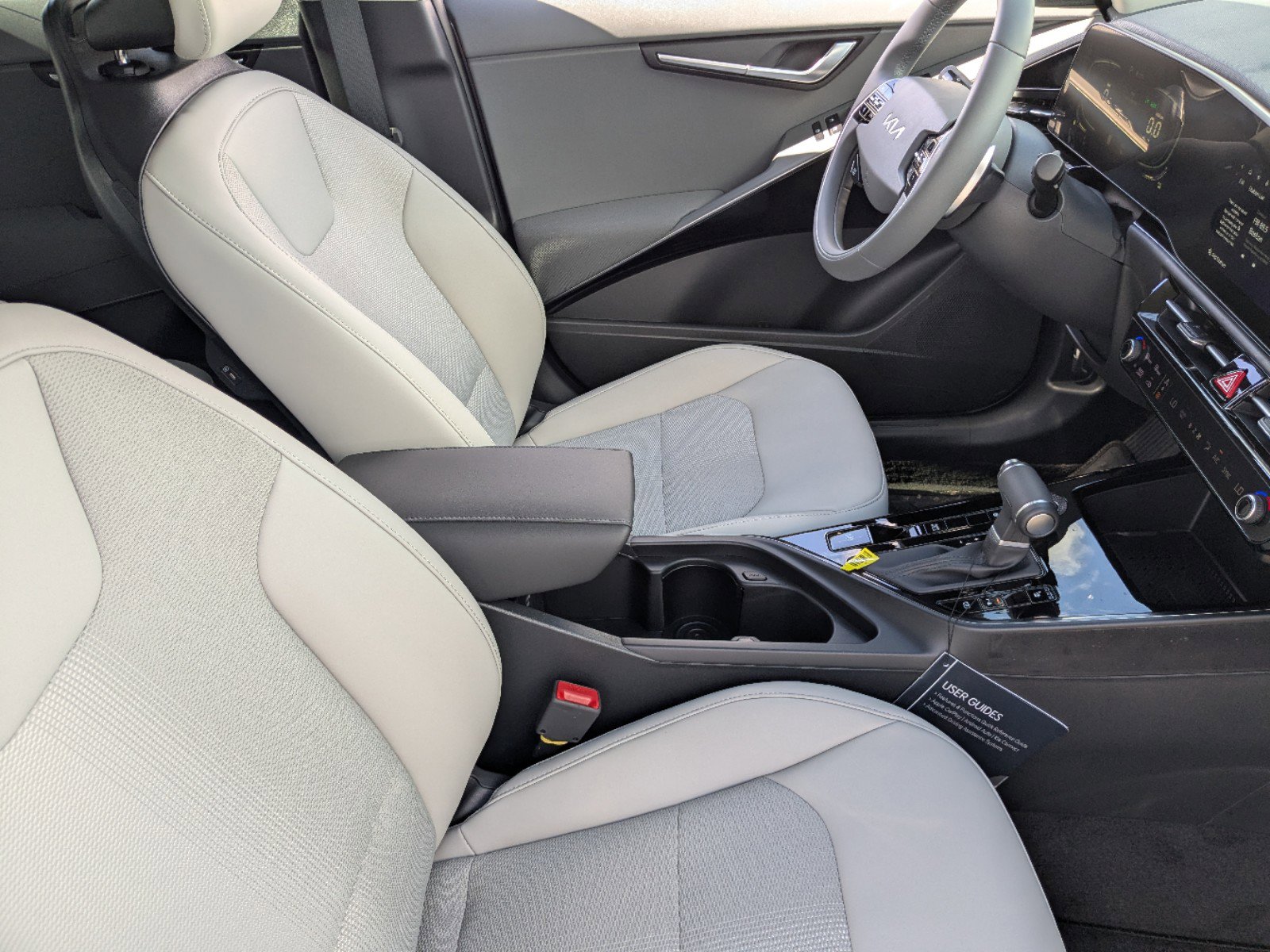 2025 Kia Niro EX photo 10