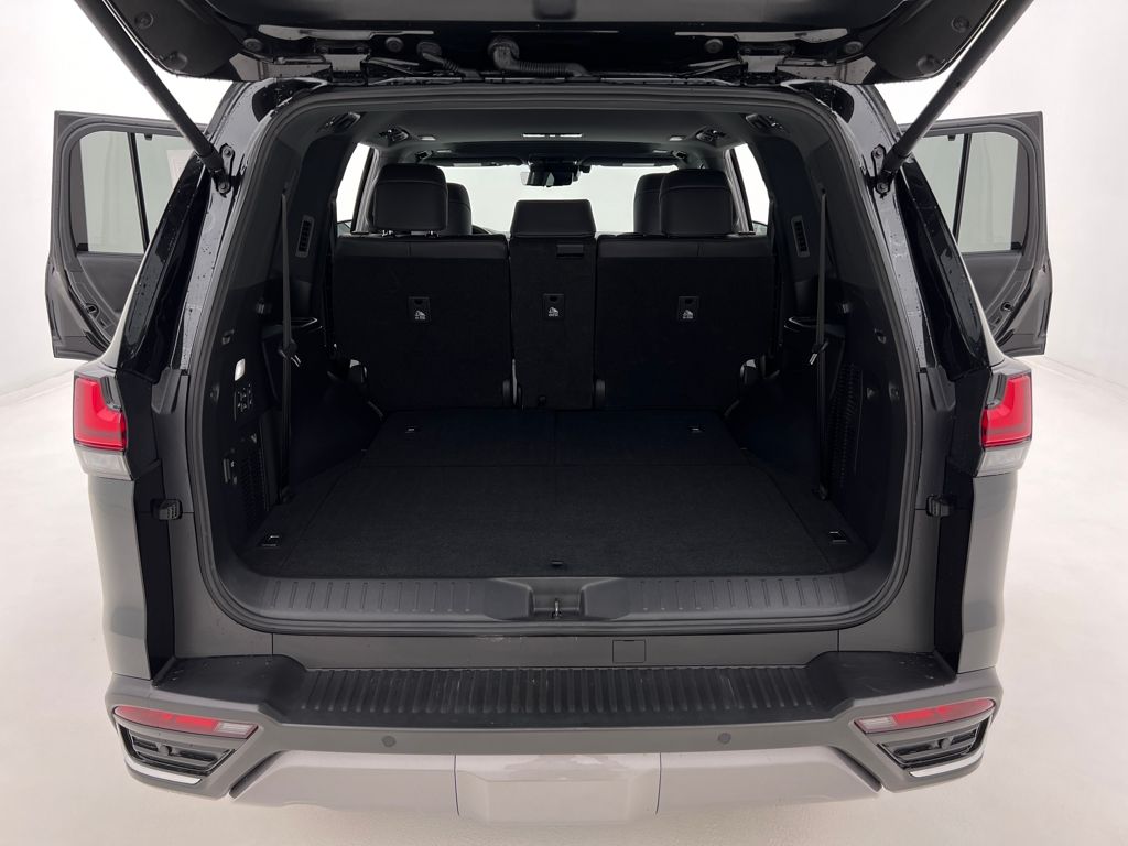 2025 Lexus LX 600 Luxury photo 26