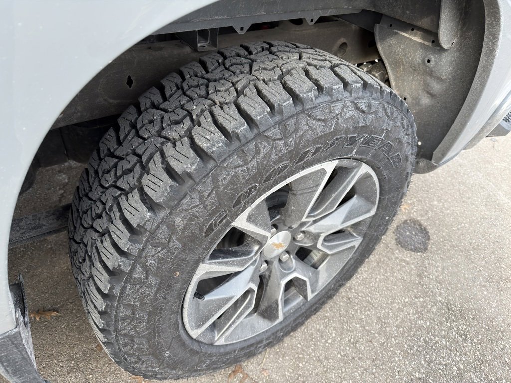 2024 Chevrolet Silverado 1500 LT photo 3