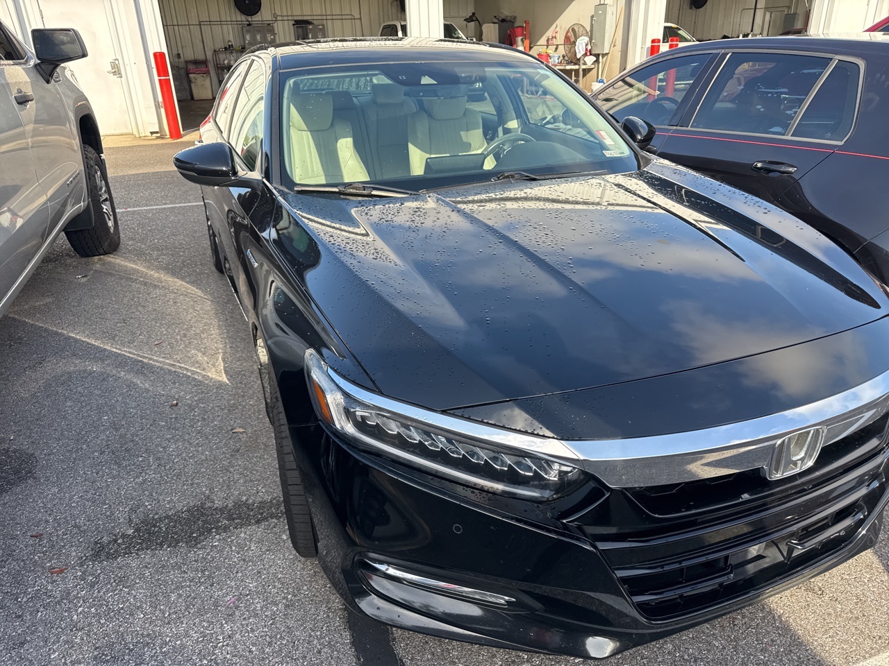 2018 Honda Accord Hybrid Touring photo 3
