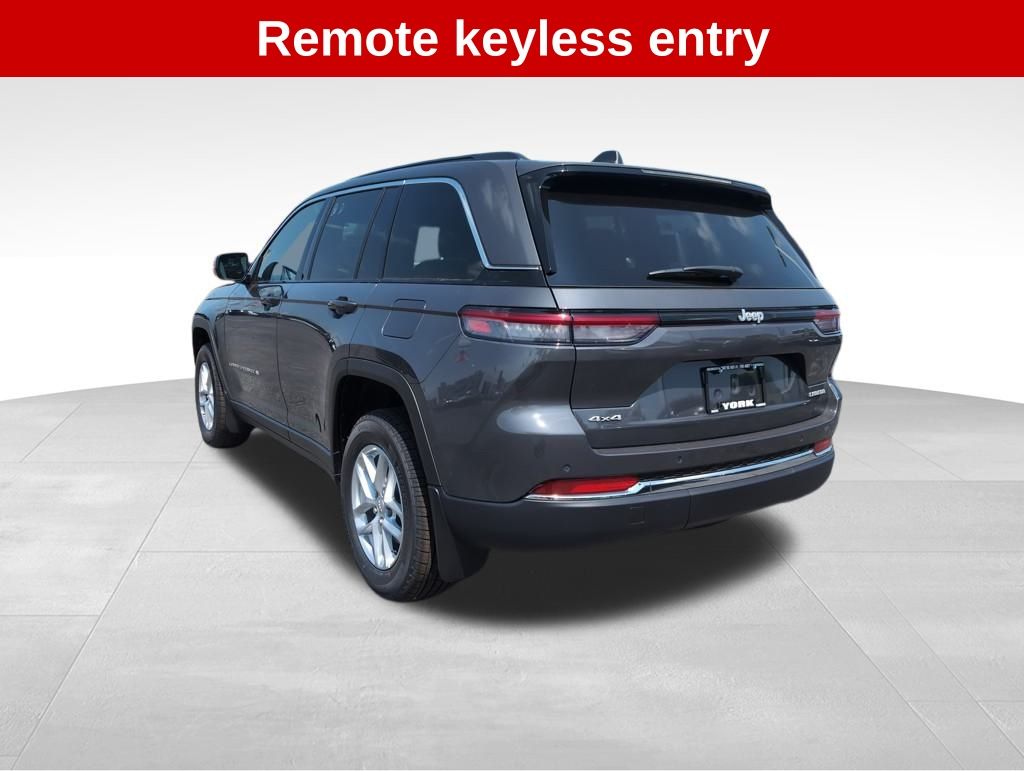 2025 Jeep Grand Cherokee Laredo X photo 2