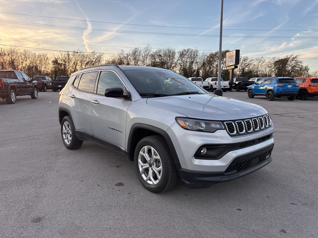 2025 Jeep Compass Latitude's photo