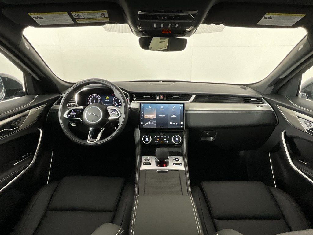 2025 Jaguar F-PACE P250 R-Dynamic S photo 4