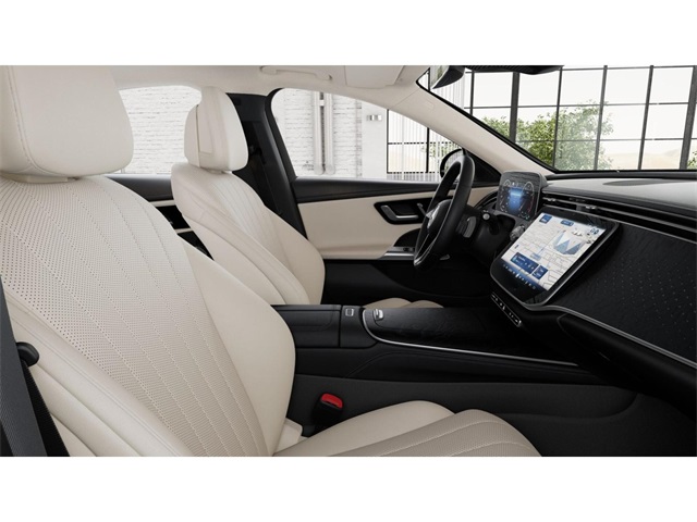 2025 Mercedes Benz E 350 4MATIC photo 4