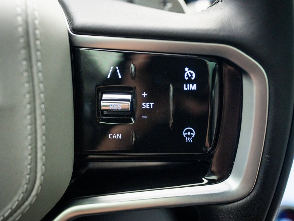 2022 Land Rover Range Rover Evoque SE photo 24