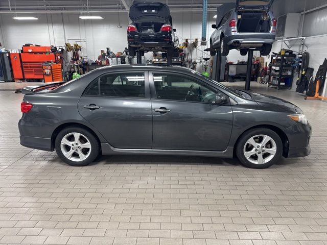 2011 Toyota Corolla S photo 3