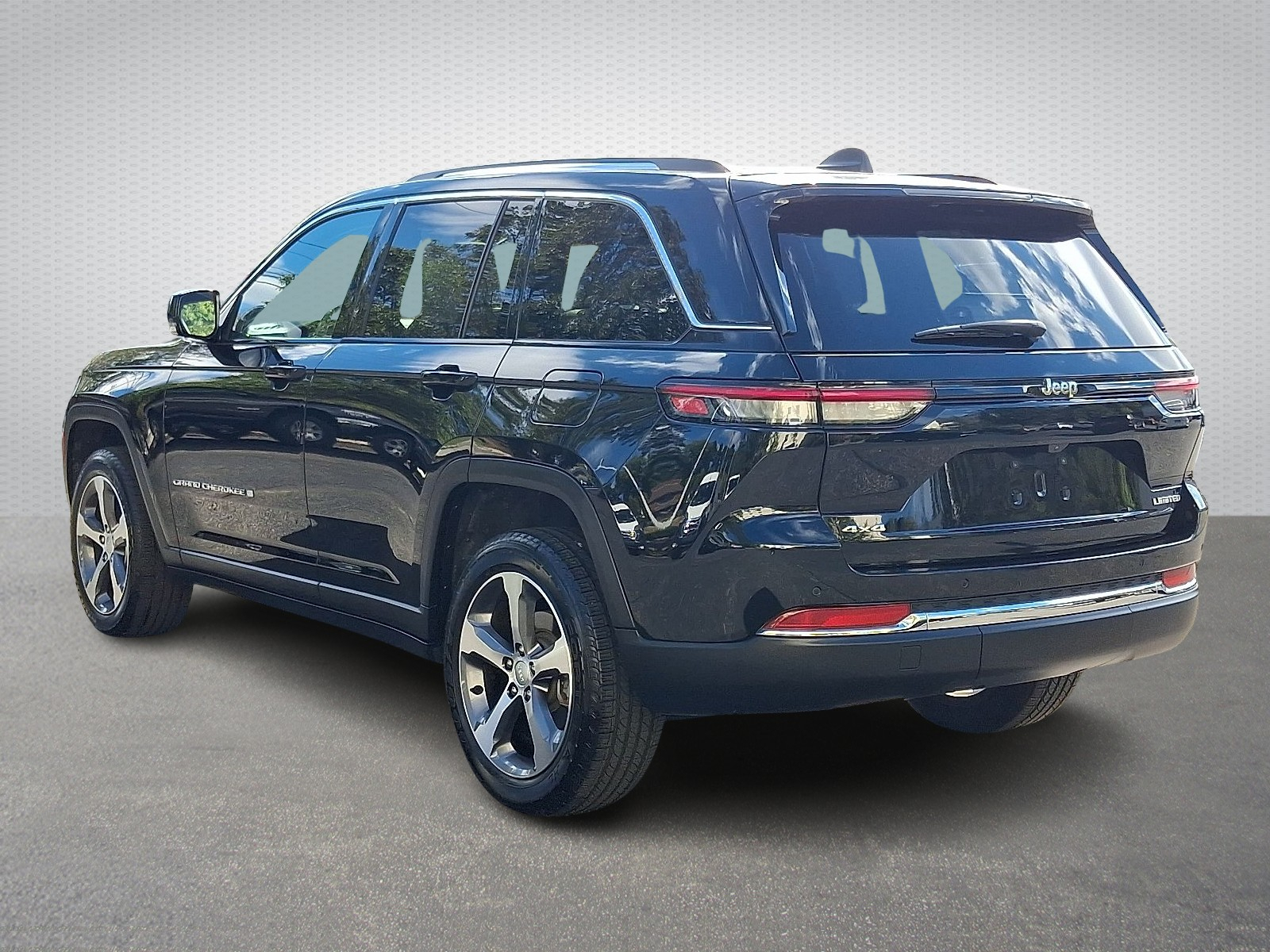2023 Jeep Grand Cherokee Limited photo 4