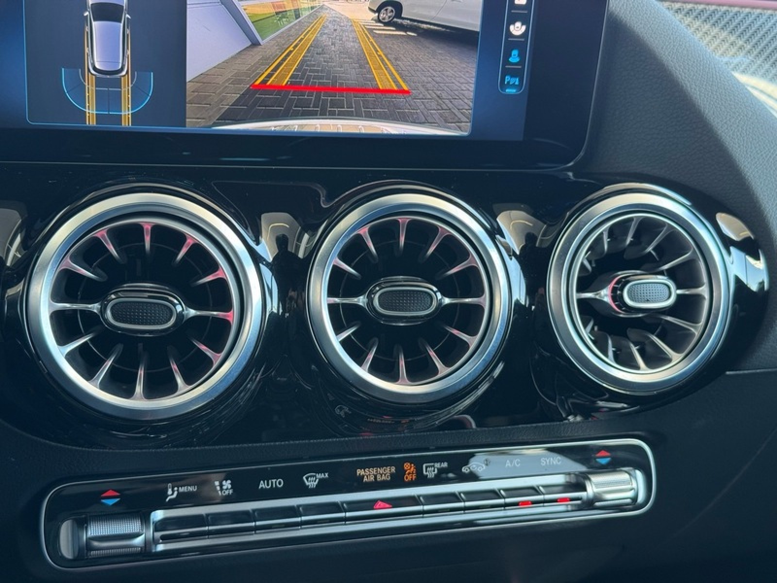 2025 Mercedes Benz GLA 250 photo 32