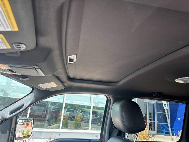 2013 Ford F-150 Platinum photo 4