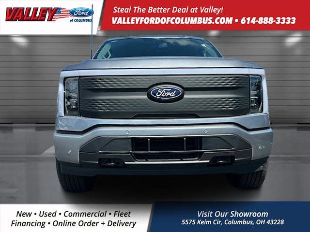 2025 Ford F-150 Lightning photo 2
