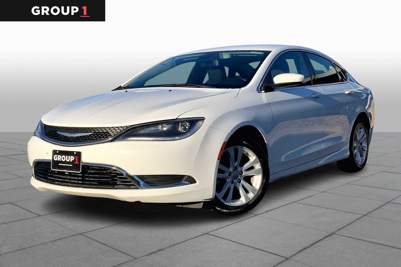 2015 Chrysler 200 Limited's photo