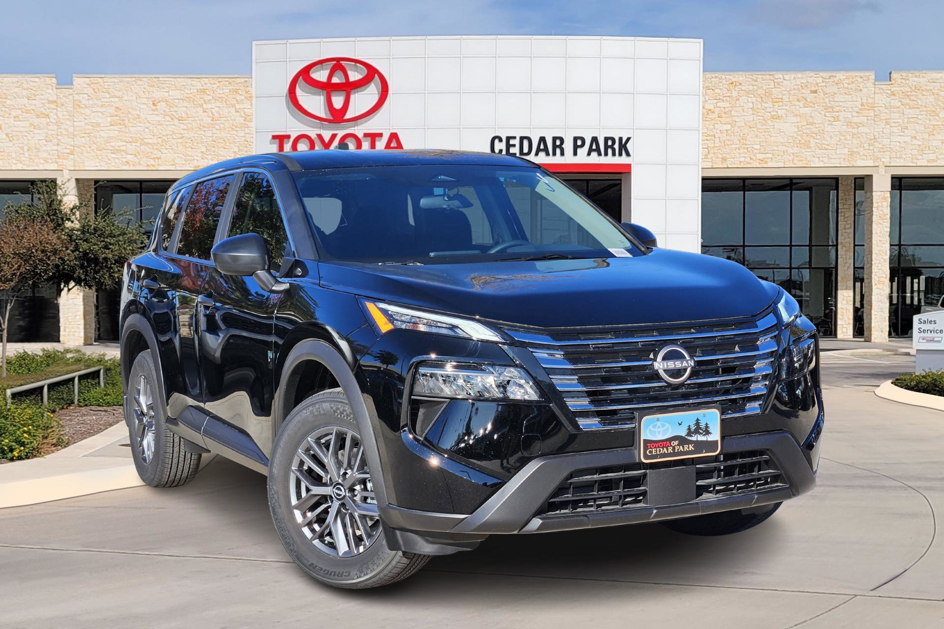 2026 Nissan Rogue S's photo